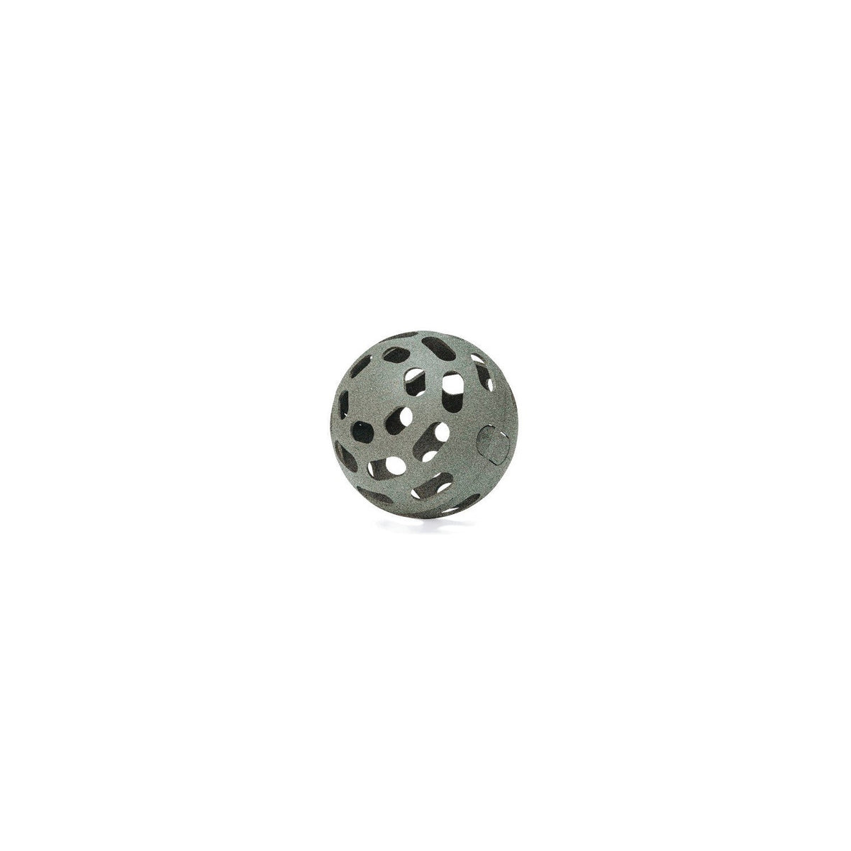 Samlet snackbold i grå genbrugsplast med huller